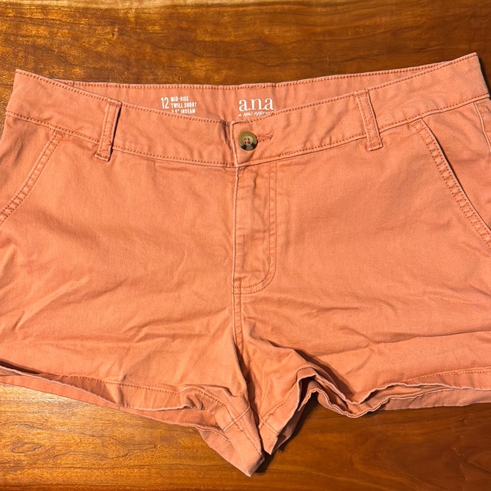 a.n.a Mid Rise Coral Shorts Casual Style